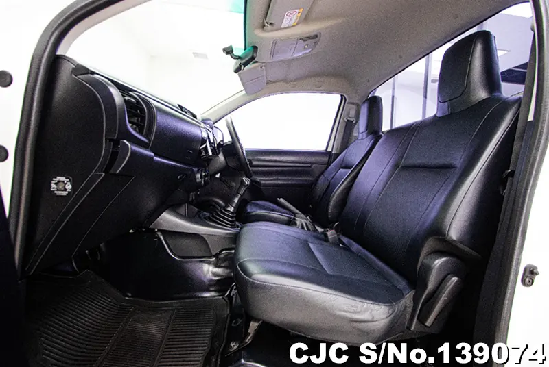2017 Toyota / Hilux / Revo Stock No. 139074