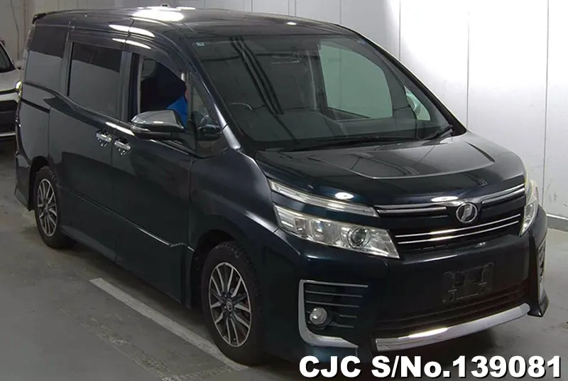 Toyota / Voxy 2015