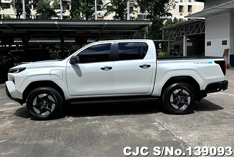 2025 Toyota / Hilux / Travo Stock No. 139093