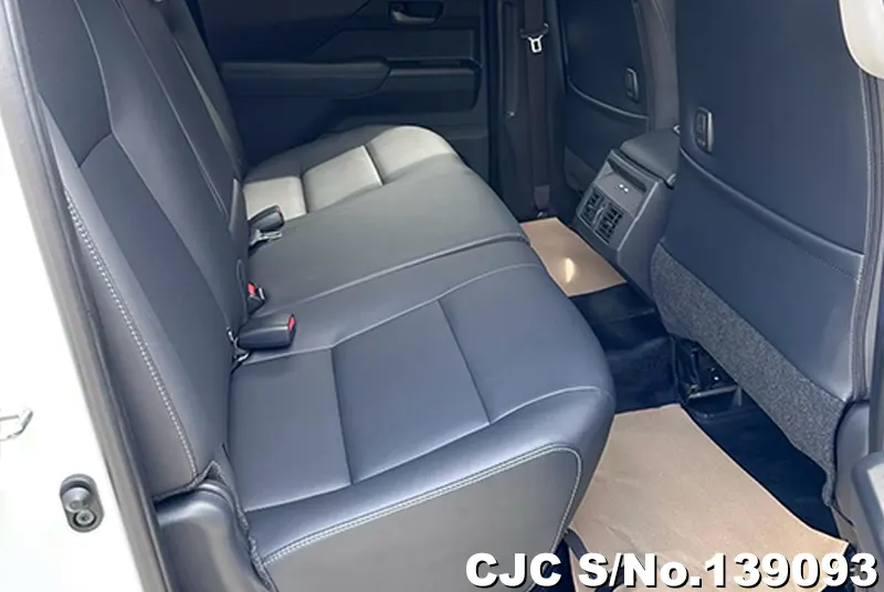 2025 Toyota / Hilux / Travo Stock No. 139093