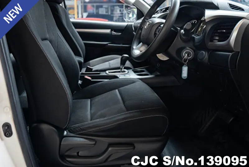 2020 Toyota / Hilux / Revo Stock No. 139095