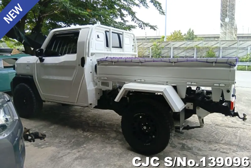 2025 Toyota / Hilux / Champ Stock No. 139096