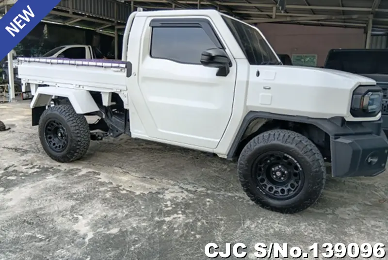 2025 Toyota / Hilux / Champ Stock No. 139096
