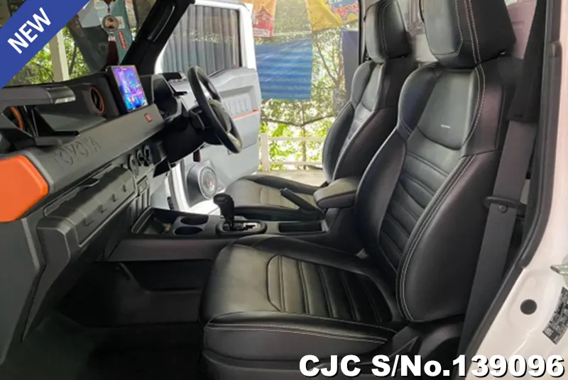 2025 Toyota / Hilux / Champ Stock No. 139096