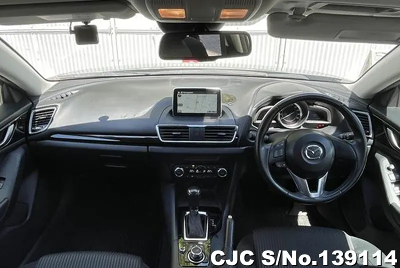 2015 Mazda / Axela Stock No. 139114