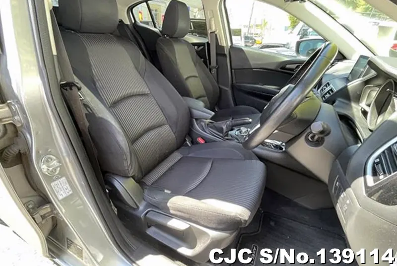 2015 Mazda / Axela Stock No. 139114