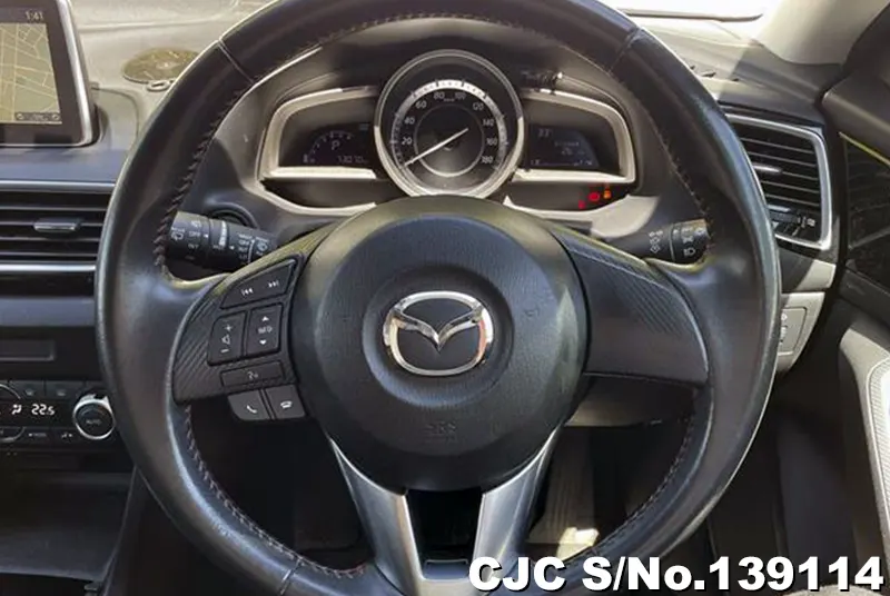 2015 Mazda / Axela Stock No. 139114