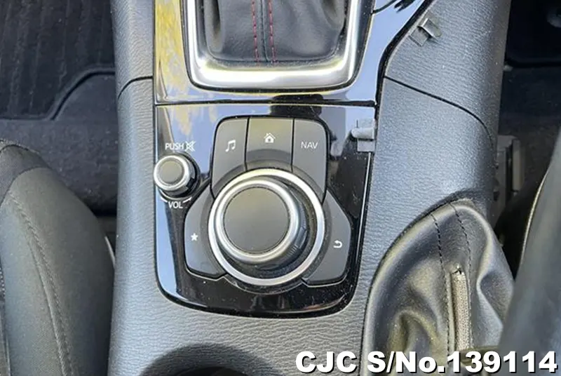 2015 Mazda / Axela Stock No. 139114