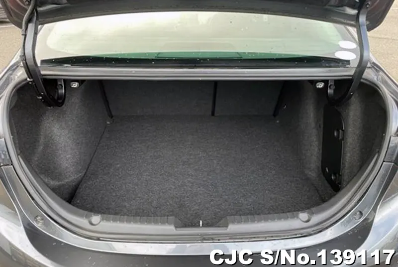 2014 Mazda / Axela Stock No. 139117