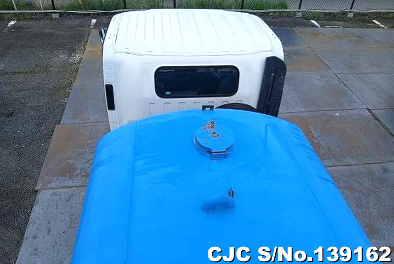 2011 Isuzu / Elf Stock No. 139162