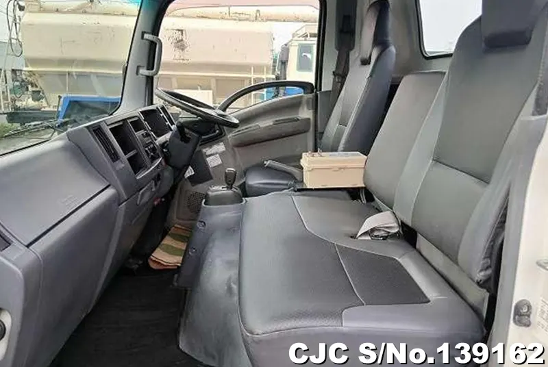 2011 Isuzu / Elf Stock No. 139162
