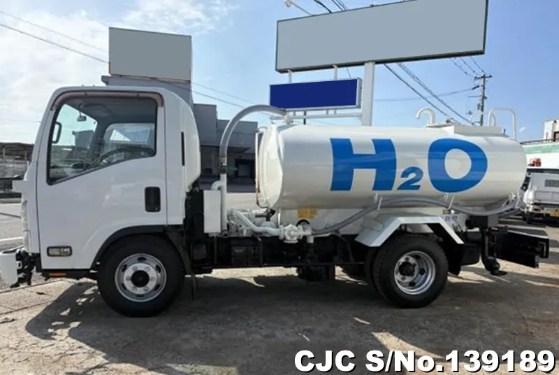 2011 Isuzu / Elf Stock No. 139189