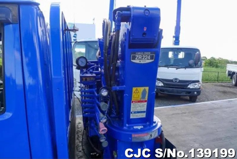 2013 Isuzu / Elf Stock No. 139199