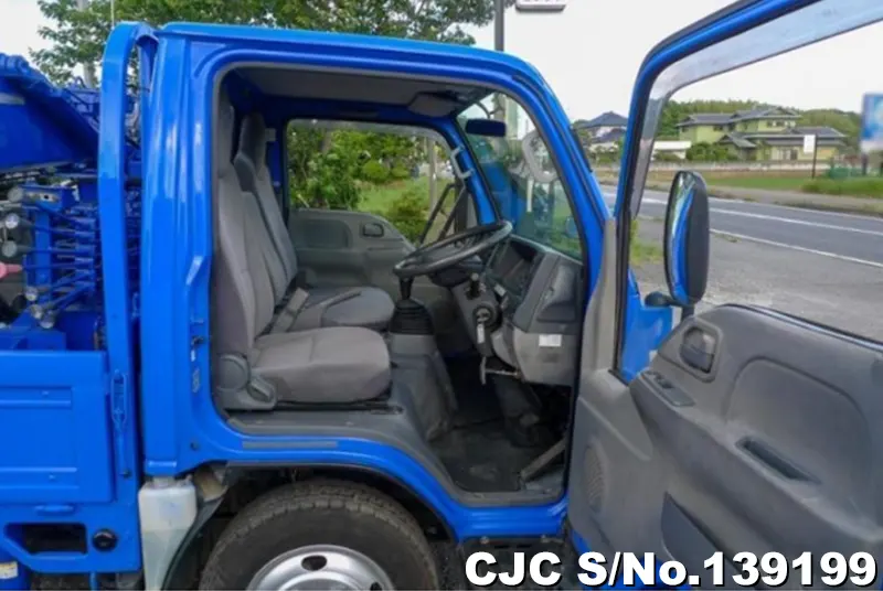 2013 Isuzu / Elf Stock No. 139199