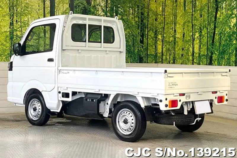 2026 Nissan /  Stock No. 139215