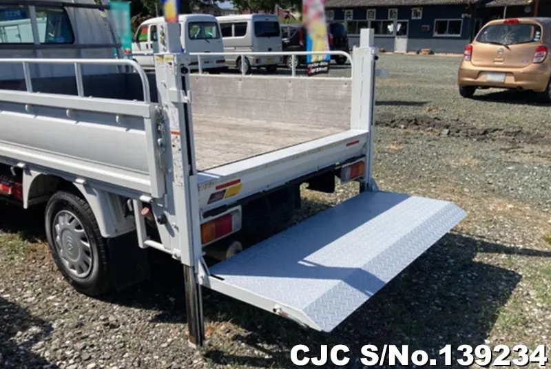 2017 Mazda / Bongo Stock No. 139234