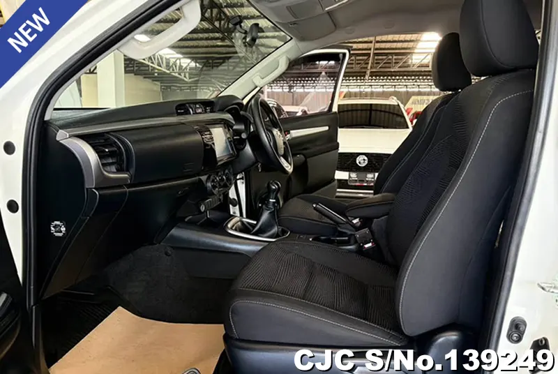 2021 Toyota / Hilux / Revo Stock No. 139249
