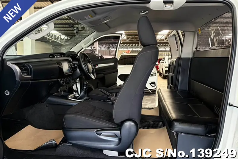 2021 Toyota / Hilux / Revo Stock No. 139249