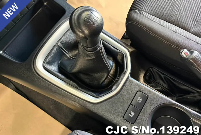 2021 Toyota / Hilux / Revo Stock No. 139249