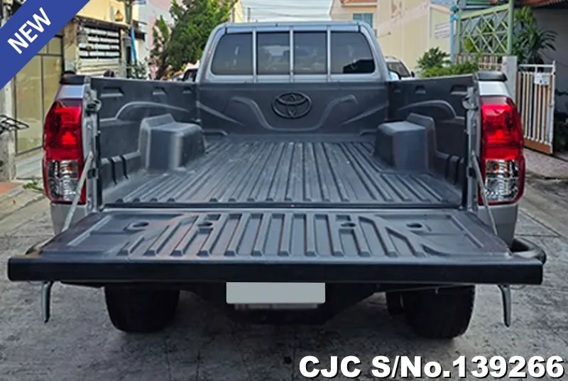 2021 Toyota / Hilux / Revo Stock No. 139266