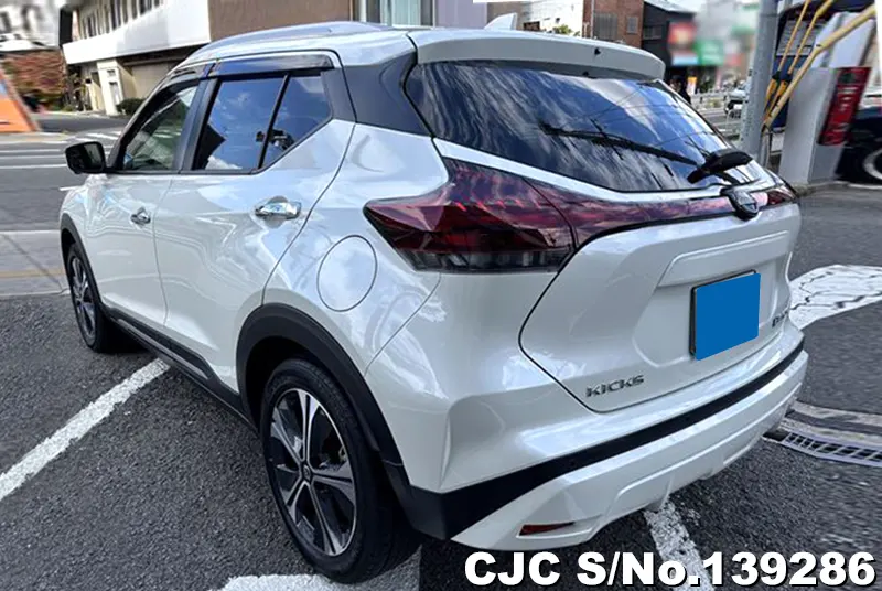 2025 Nissan / Kicks Stock No. 139286