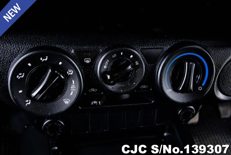 2018 Toyota / Hilux / Revo Stock No. 139307