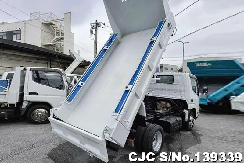 2013 Hino / Dutro Stock No. 139339