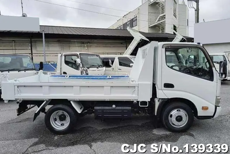 2013 Hino / Dutro Stock No. 139339