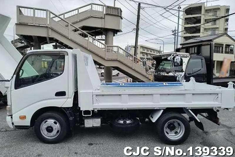 2013 Hino / Dutro Stock No. 139339