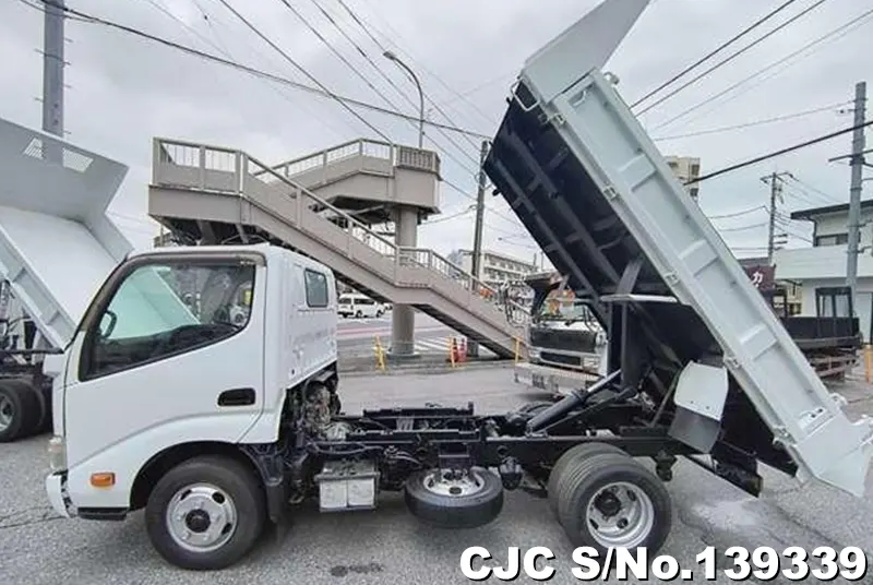 2013 Hino / Dutro Stock No. 139339