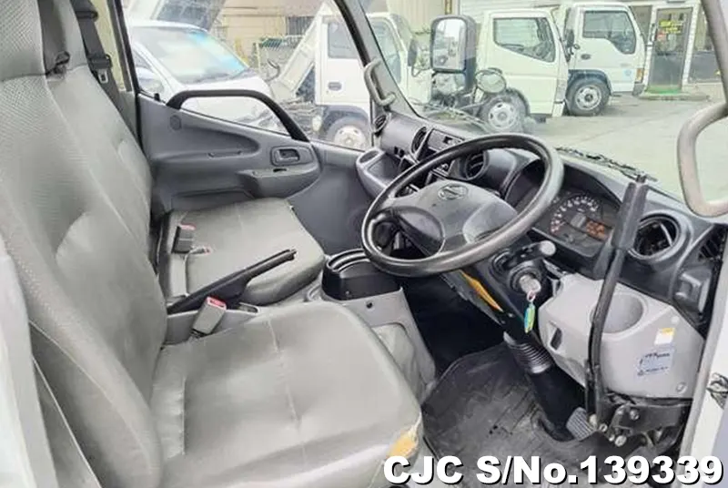2013 Hino / Dutro Stock No. 139339