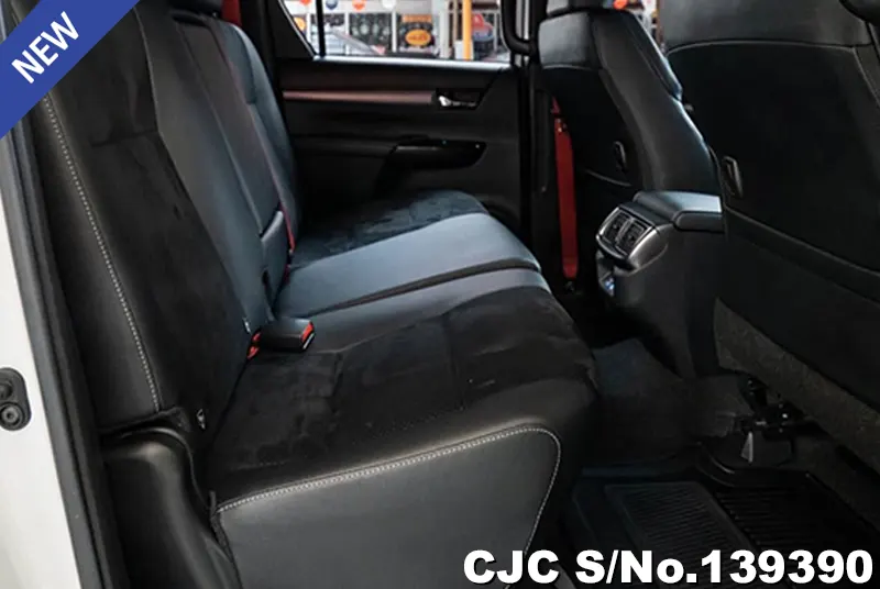 2025 Toyota / Hilux / Revo Stock No. 139390