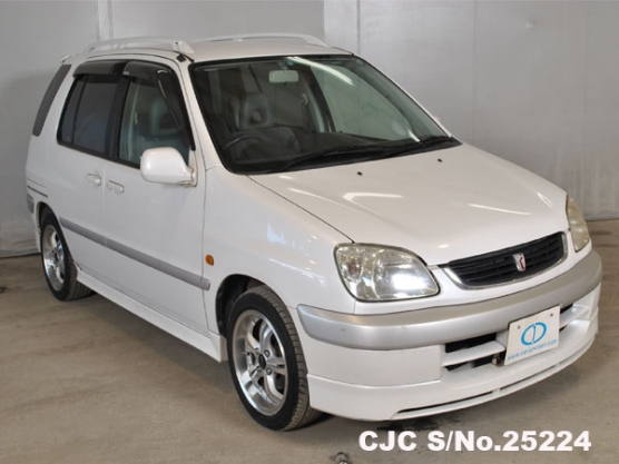 2000 Toyota / Raum Stock No. 25224