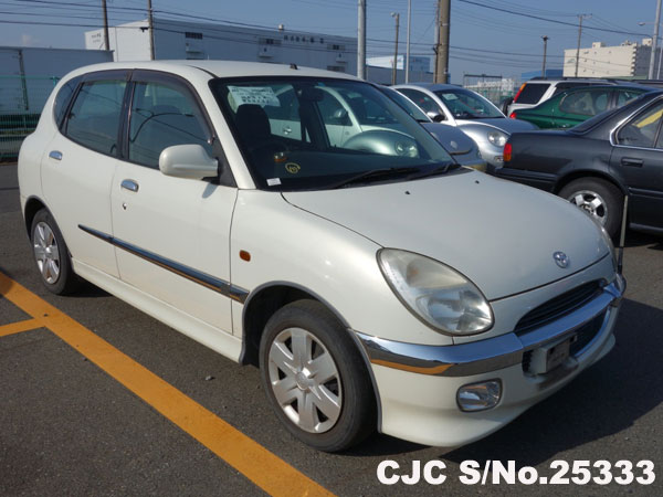 Toyota duet 2000