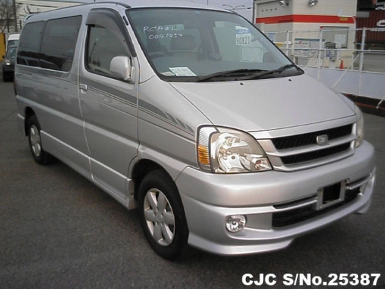 2000 Toyota / Regius Stock No. 25387