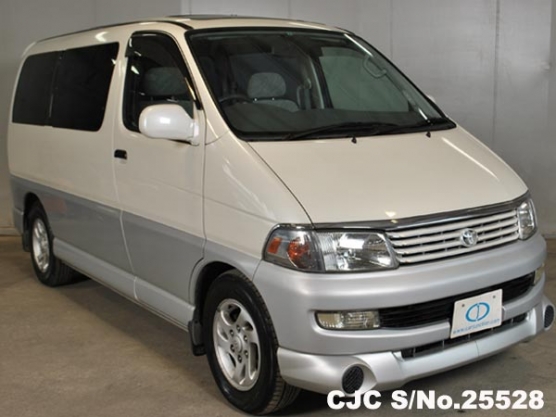 2000 Toyota / Regius Stock No. 25528