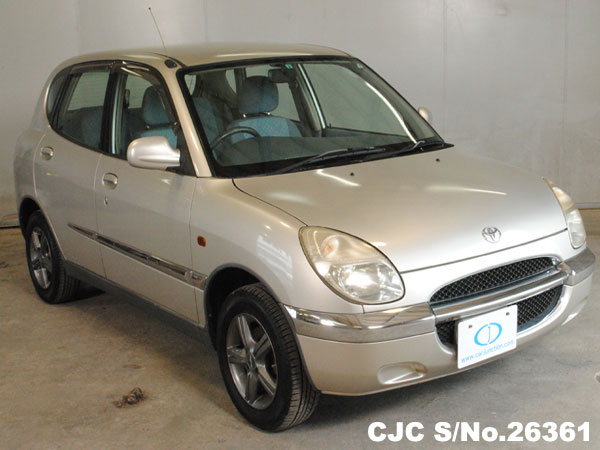 Toyota duet 2000