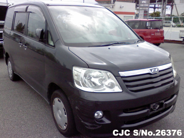 Toyota noah 2002