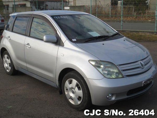 Toyota ist 2003
