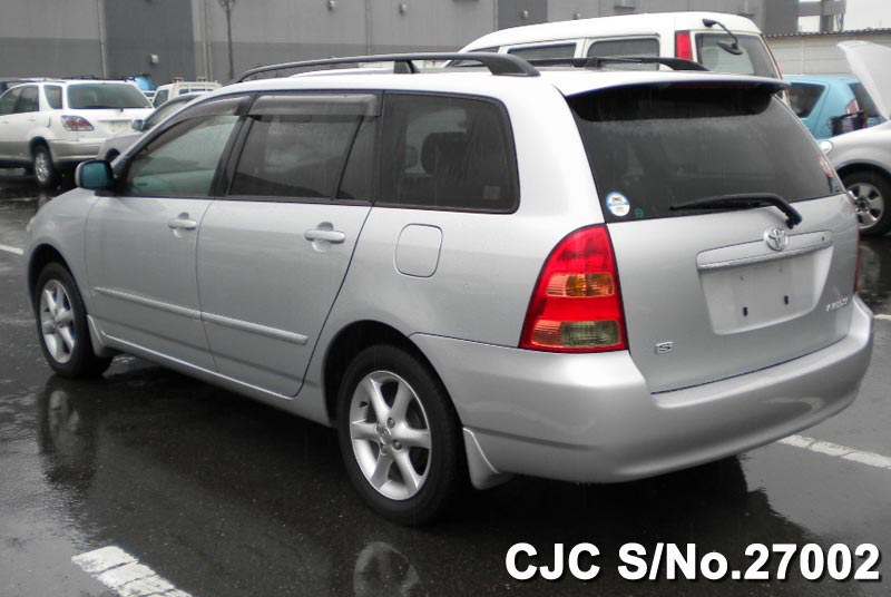 Toyota fielder 2004