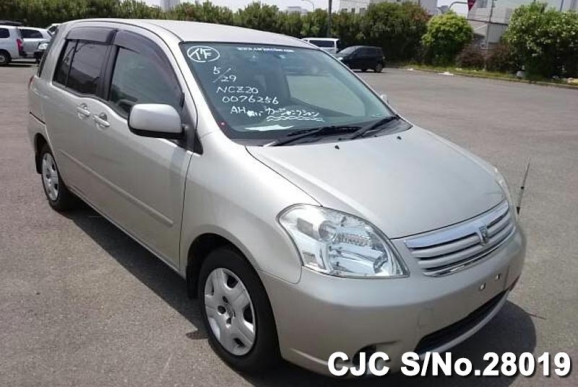 2005 Toyota / Raum Stock No. 28019