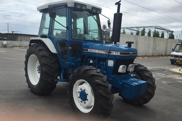 Used ford tractors in japan