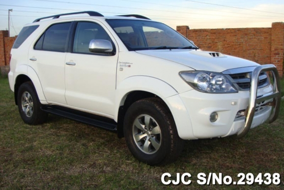 2007 Toyota / Fortuner Stock No. 29438