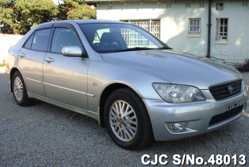 Toyota altezza stock