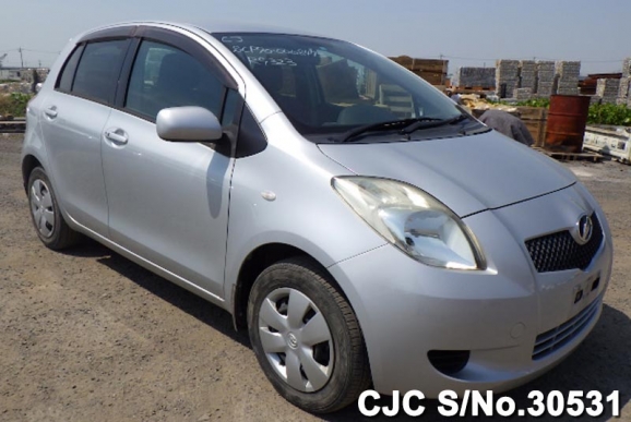 2005 Toyota / Vitz - Yaris Stock No. 30531