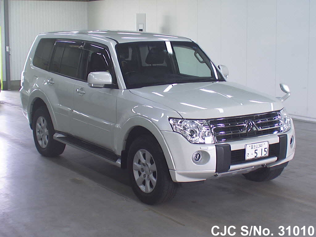 2011 Mitsubishi Pajero Pearl for sale Stock No. 31010 Japanese Used