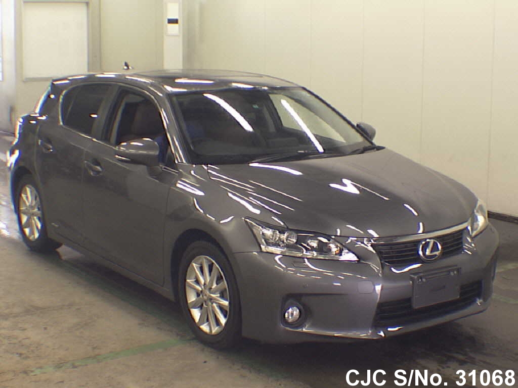 Lexus st200h 2012