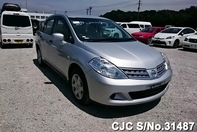 Nissan tiida latio 2010