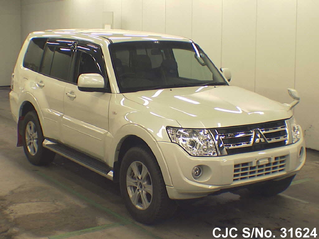 Mitsubishi pajero 2013 года