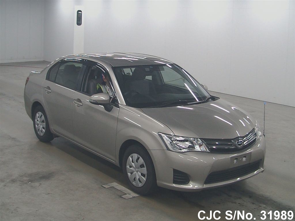 Toyota corolla axio 2012
